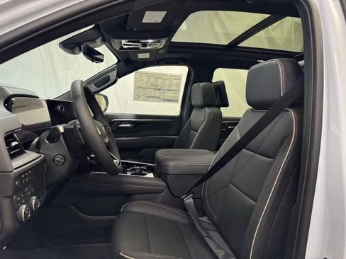 New 2026 Chevrolet Suburban Premier image 9