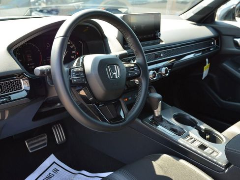 Used 2025 Honda Civic Sport image 8