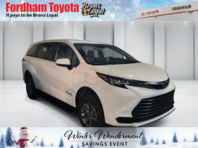 Used 2025 Toyota Sienna LE