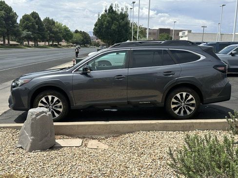 Used 2023 Subaru Outback Limited AWD/4WD image 6