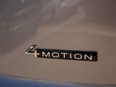 Used 2025 Volkswagen Atlas Cross Sport SE w/ Panoramic Sunroof Package image 9