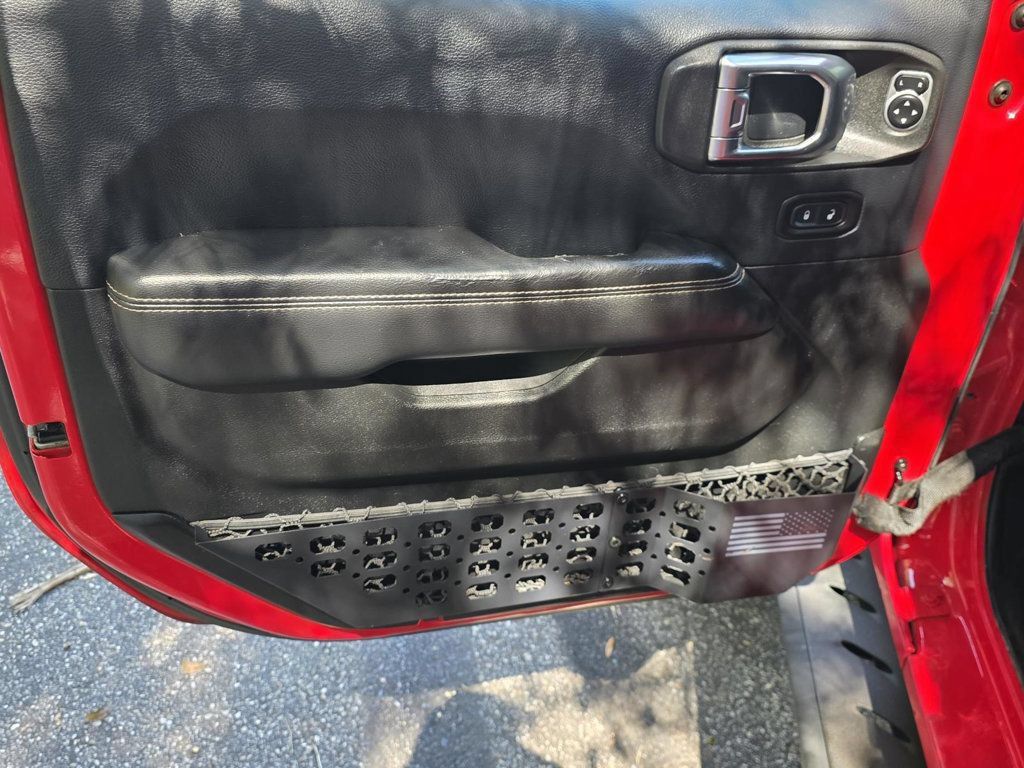 Used 2018 Jeep Wrangler Unlimited Sahara AWD/4WD image 44