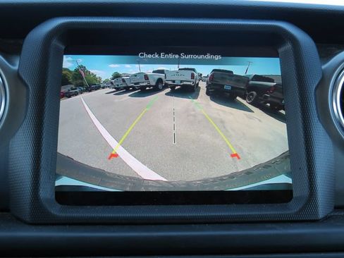 Used 2022 Jeep Wrangler Unlimited Rubicon 4xe AWD/4WD image 25