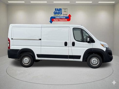 Used 2025 RAM ProMaster 2500 w/ Convenience Group FWD image 5