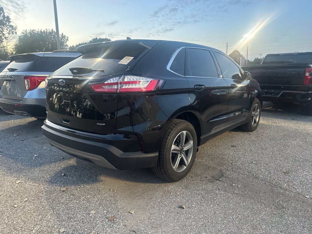 Used 2024 Ford Edge SEL w/ Convenience Package AWD/4WD image 2