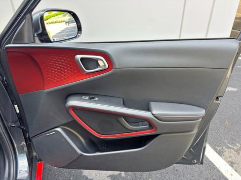 Used 2020 Kia Soul GT-Line Turbo FWD image 42