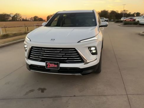 New 2026 Buick Enclave Preferred w/ Power Package image 4