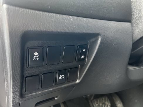 Used 2014 Nissan Pathfinder SV image 18