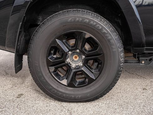 Used 2022 Toyota 4Runner SR5 Premium image 9