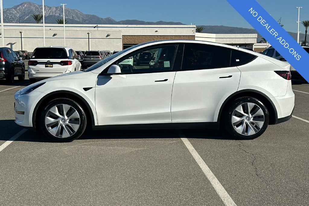 Used 2024 Tesla Model Y Long Range AWD/4WD image 7