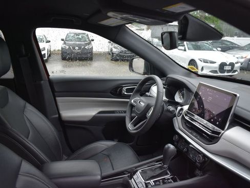 Used 2025 Jeep Compass Limited AWD/4WD image 20
