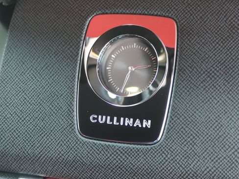 Used 2022 Rolls-Royce Cullinan image 40