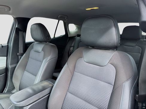 Certified 2024 Chevrolet Trax LT w/ LT Convenience Package image 10