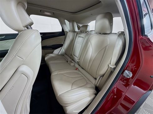 Used 2019 Lincoln MKC Reserve w/ MKC Climate Package image 8