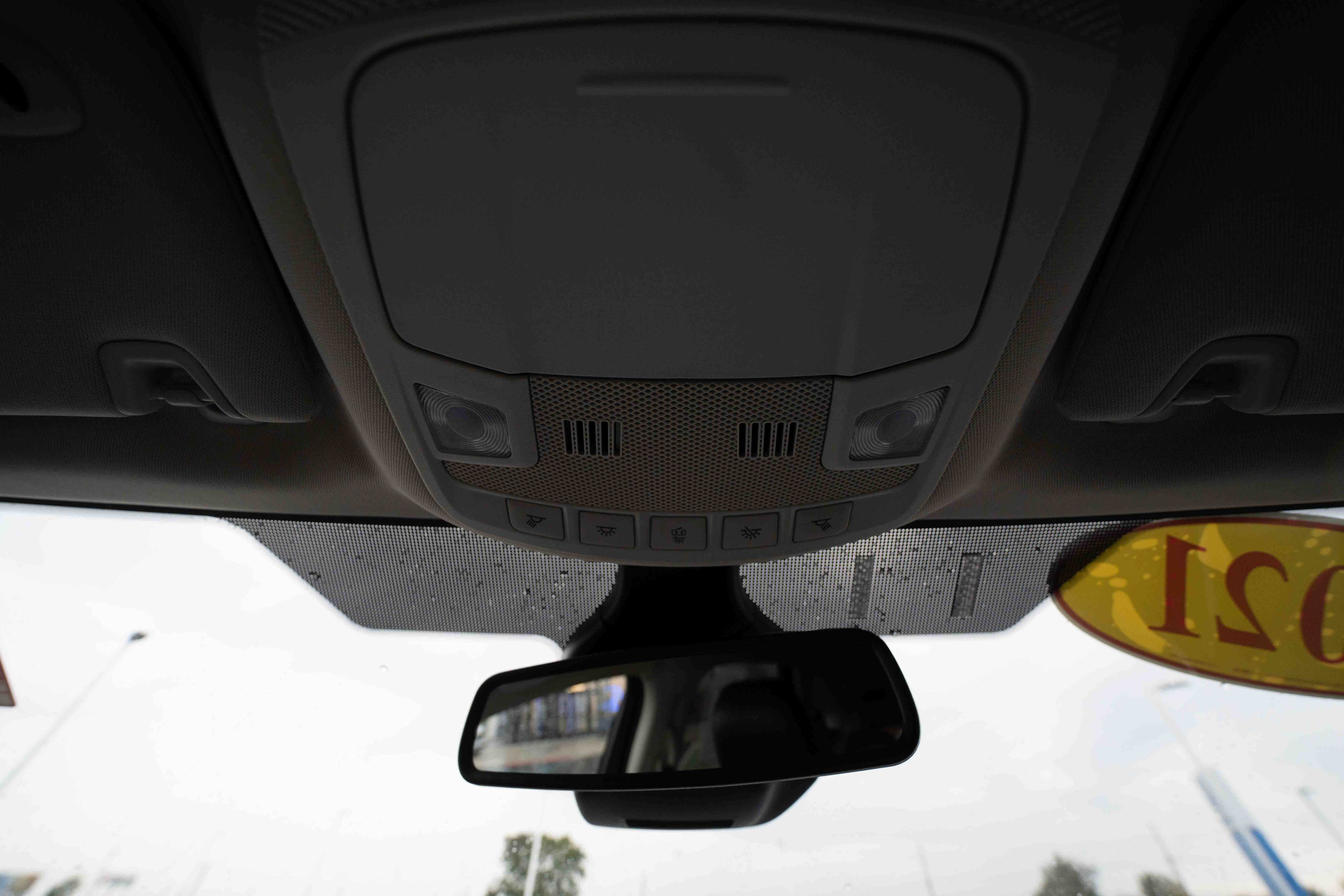 Used 2021 Ford Edge Titanium FWD image 18