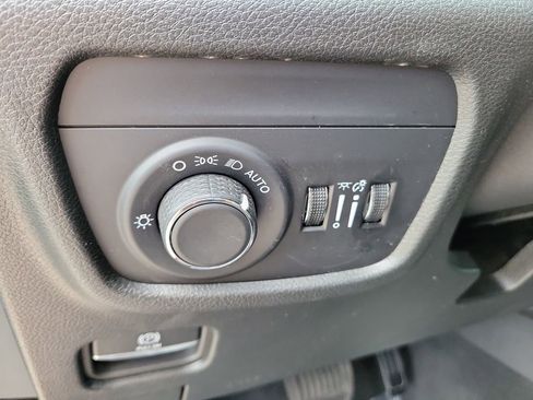 Used 2024 Jeep Grand Cherokee Altitude RWD image 20