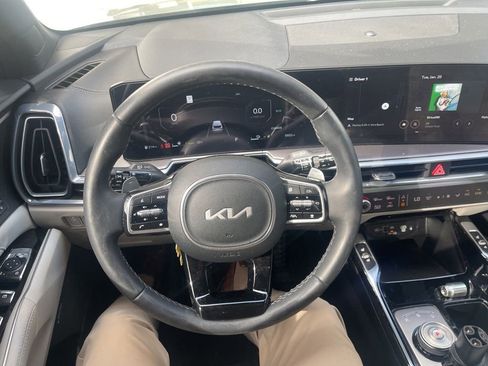 Used 2025 Kia Sorento SX Prestige image 4