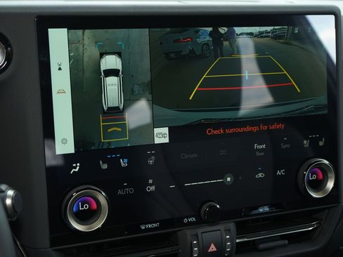 Used 2024 Lexus GX 550 w/ Accessory Package (31) image 16