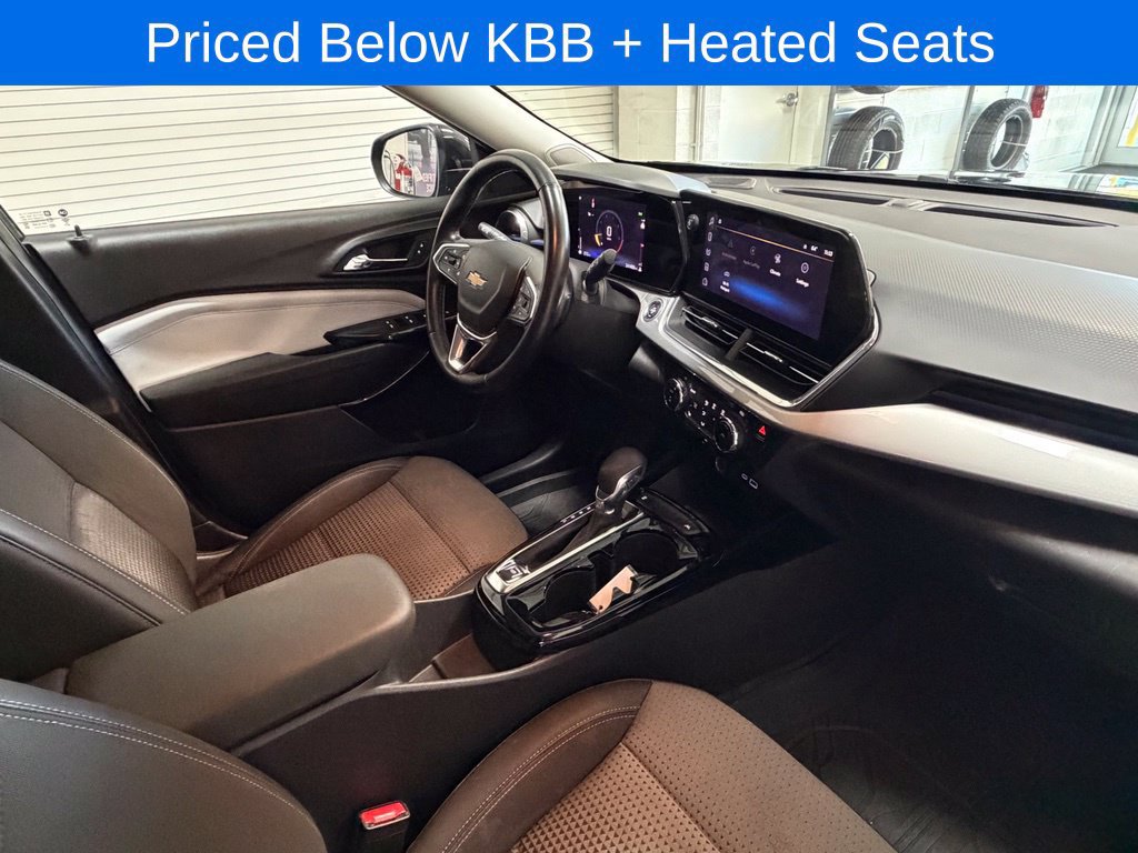 Used 2024 Chevrolet Trax LT w/ LT Convenience Package FWD image 19