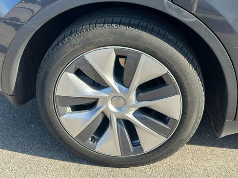 Used 2024 Tesla Model Y Long Range image 5