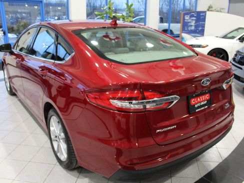 Used 2020 Ford Fusion SE image 6