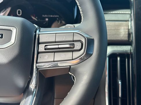 New 2026 GMC Acadia Denali w/ Super Cruise Package FWD image 12