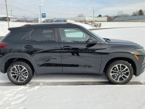 Used 2024 Chevrolet TrailBlazer LT w/ LT Cold Weather Package image 14