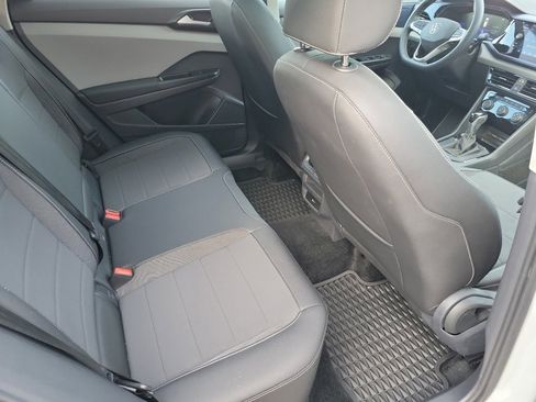 Certified 2023 Volkswagen Taos SE AWD/4WD image 33