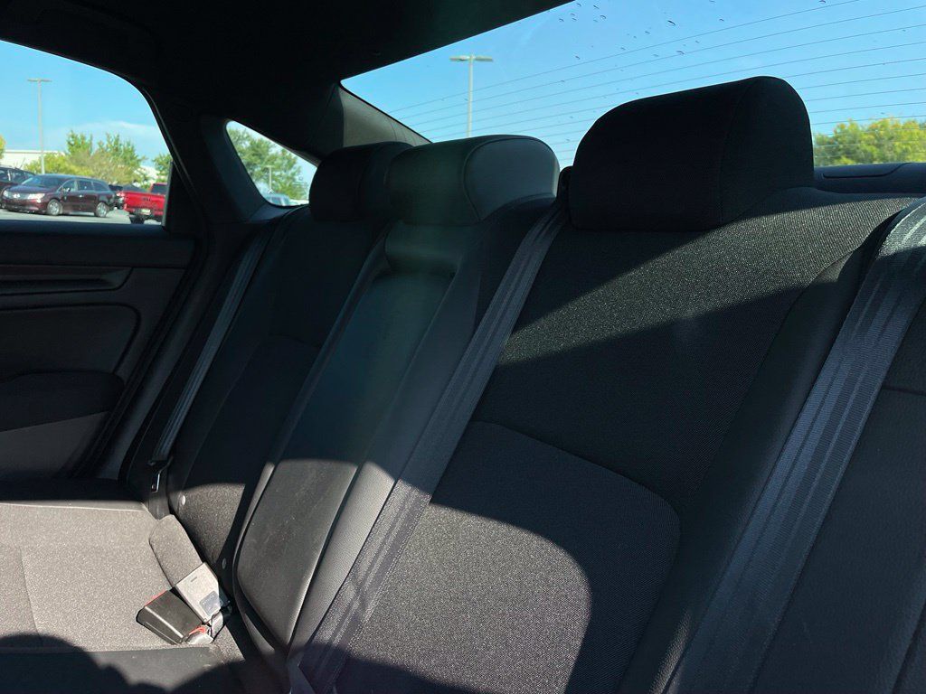 Used 2025 Honda Civic Sport image 39