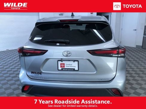 Certified 2024 Toyota Highlander LE image 5