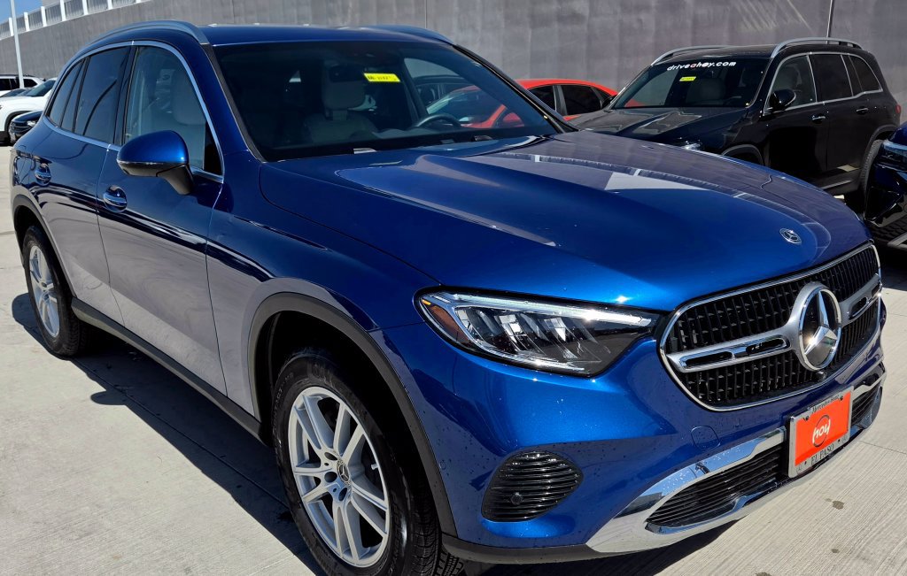 Used 2026 Mercedes-Benz GLC 300 image 3