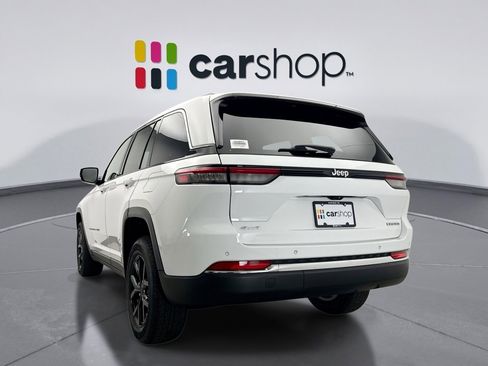 Used 2023 Jeep Grand Cherokee Limited image 3