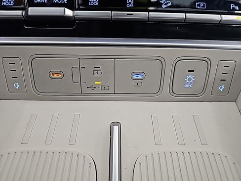 Certified 2025 Hyundai Santa Fe Calligraphy image 18