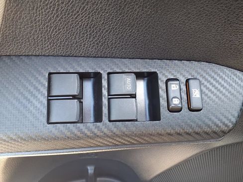 Used 2013 Toyota RAV4 XLE FWD image 6