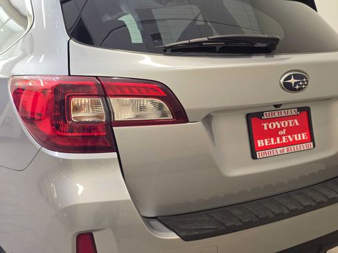 Used 2015 Subaru Outback 2.5i Premium AWD/4WD image 7