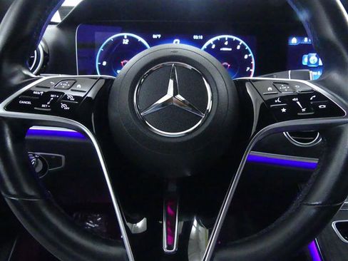 Used 2022 Mercedes-Benz E 350 4MATIC image 17