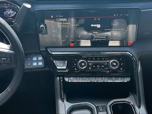 Used 2025 GMC Sierra 2500 AT4 image 10