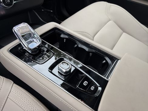 Certified 2026 Volvo XC90 B6 Plus AWD/4WD image 26