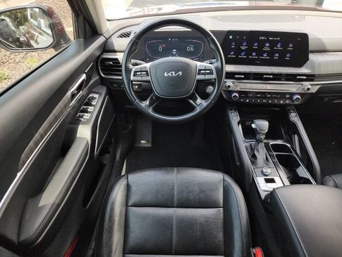 Used 2024 Kia Telluride EX w/ EX Captain's Chair Package FWD image 23