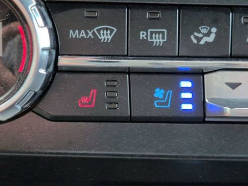 Used 2022 Ford F250 Lariat w/ Black Appearance Package AWD/4WD image 24