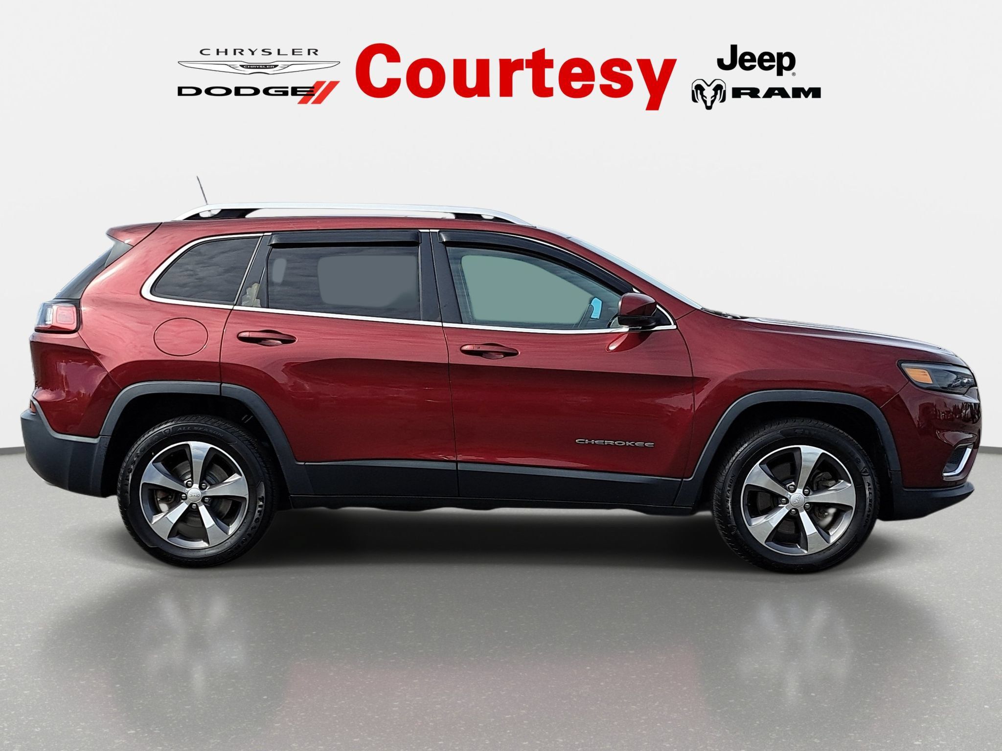 Used 2019 Jeep Cherokee Limited AWD/4WD image 3