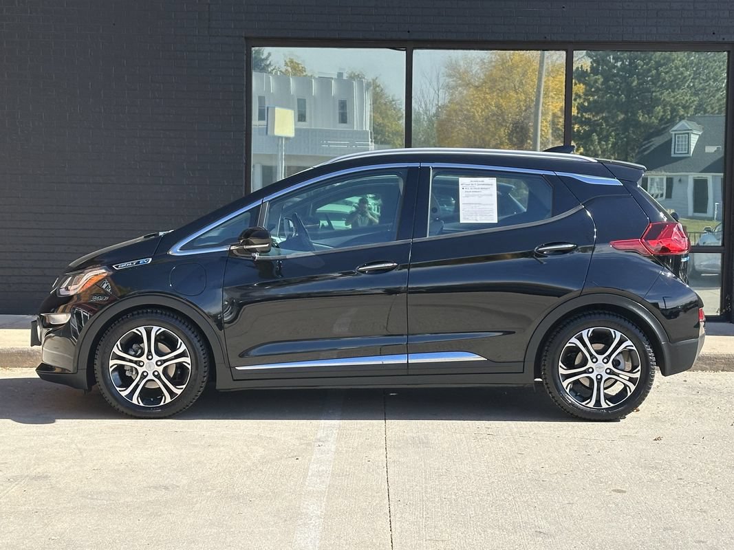 Used 2019 Chevrolet Bolt Premier w/ Infotainment Package FWD image 15