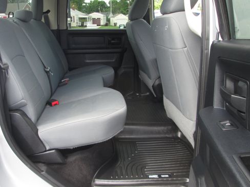 Used 2015 RAM 2500 Tradesman w/ Chrome Appearance Group AWD/4WD image 14