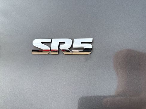 Used 2015 Toyota 4Runner SR5 image 11