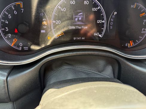 Used 2015 Jeep Grand Cherokee Altitude RWD image 19