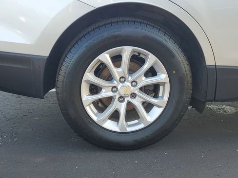 Used 2018 Chevrolet Equinox LT FWD image 29