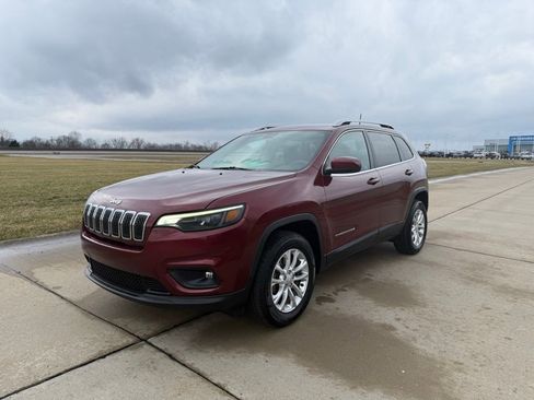 Used 2019 Jeep Cherokee Latitude w/ Popular Appearance Group image 9