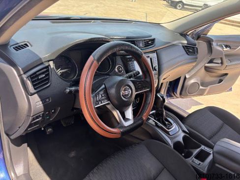 Used 2020 Nissan Rogue SV FWD image 18