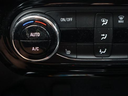 Used 2024 Chevrolet Trax ACTIV FWD image 23