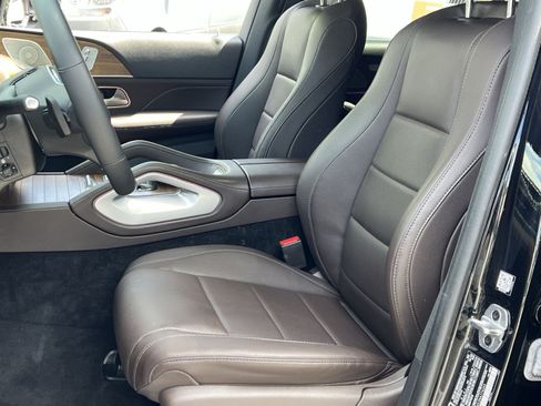 Used 2022 Mercedes-Benz GLS 450 4MATIC image 18